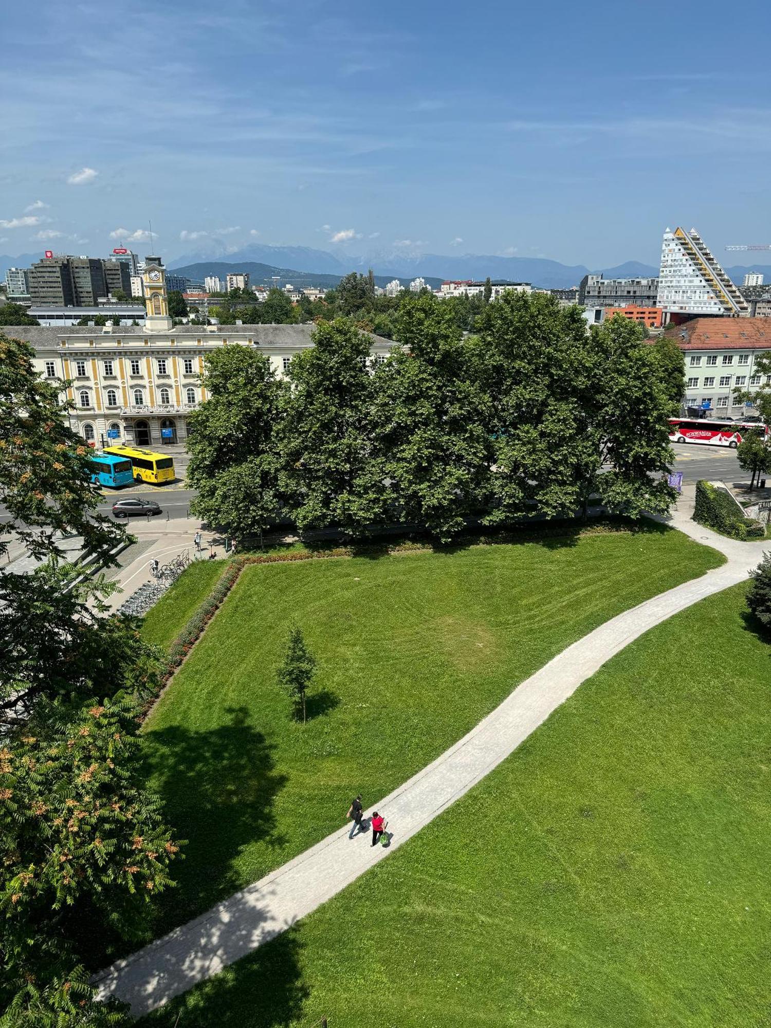 Luxe Penthouse With A Castle View Любляна Екстер'єр фото