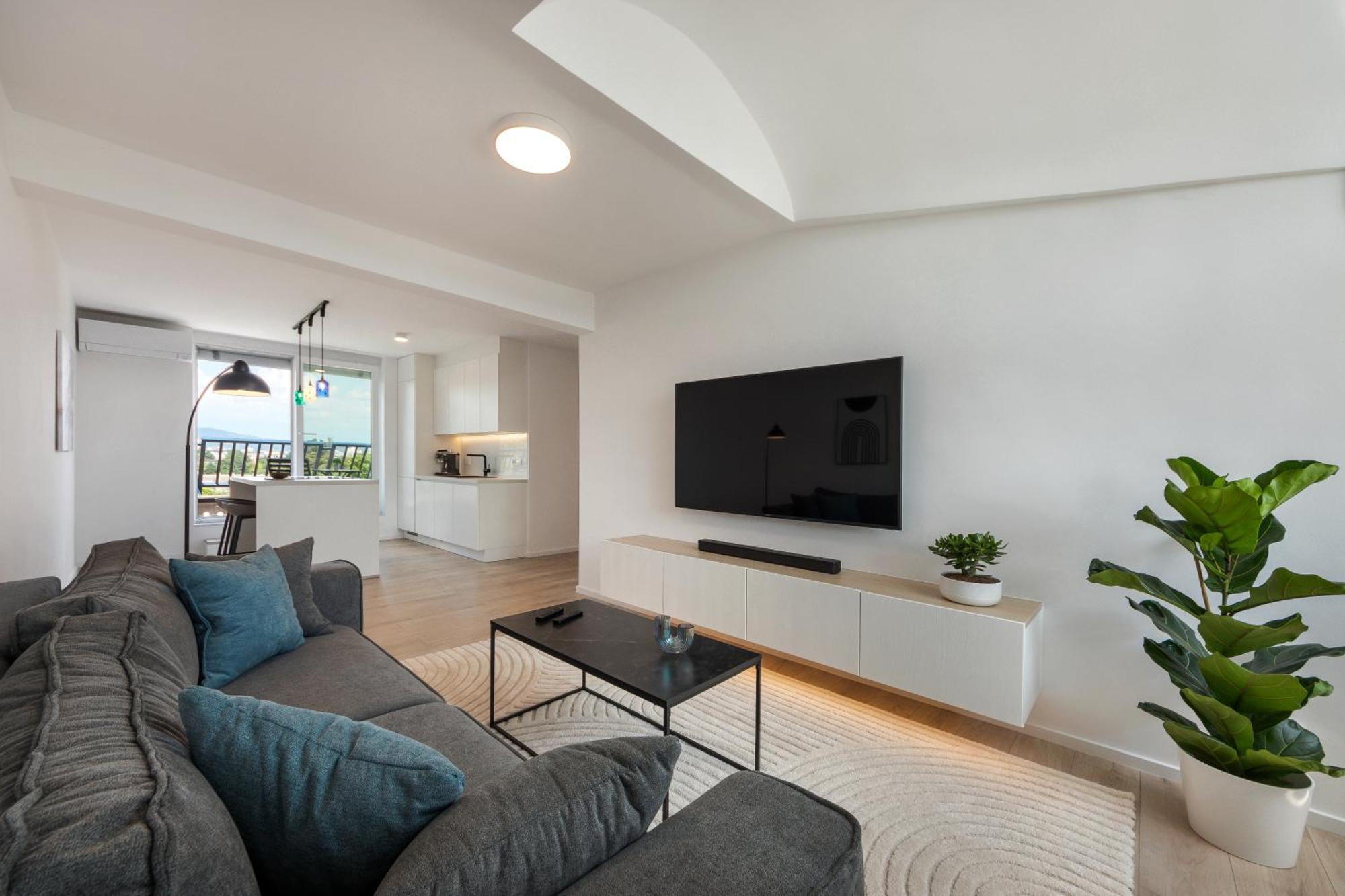 Luxe Penthouse With A Castle View Любляна Екстер'єр фото